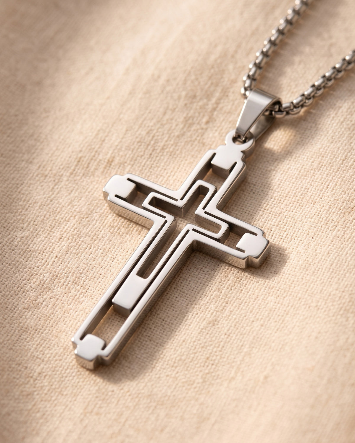 Close-up of the silver Modern Devotion, three-quarter view [c:silver]