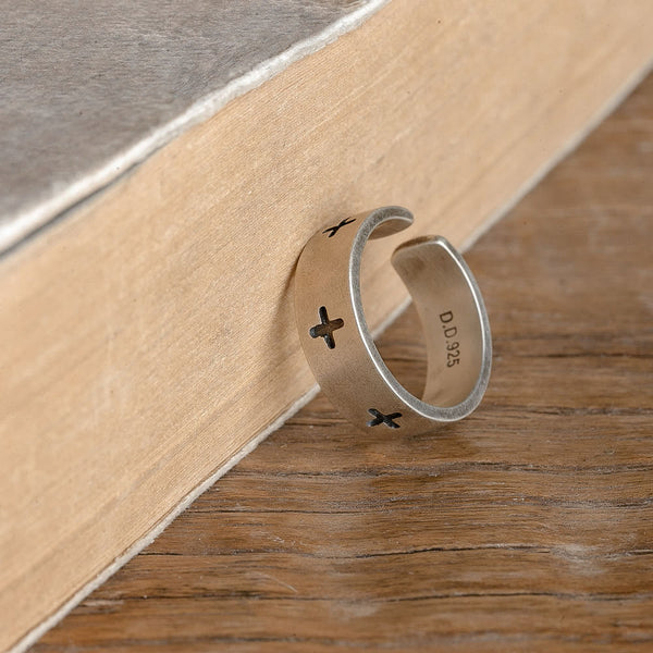 The Sacred Vanguard, Cross Ring