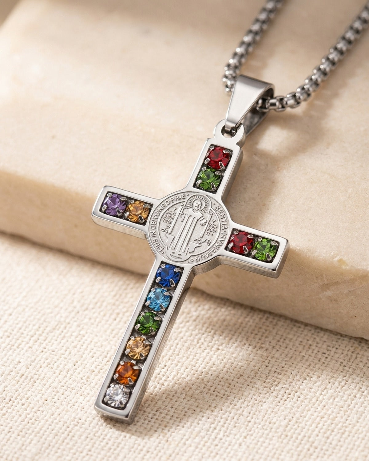 Close-up of the silver Benedictine Radiance [c:silver]