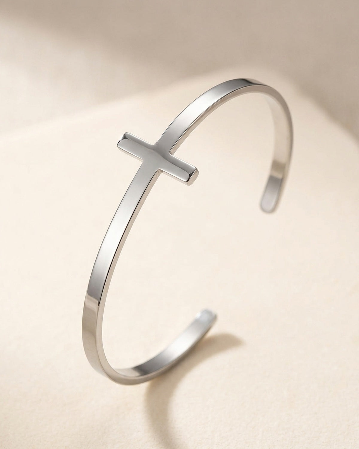 Close-up of the silver Gentle Cross [c:silver]