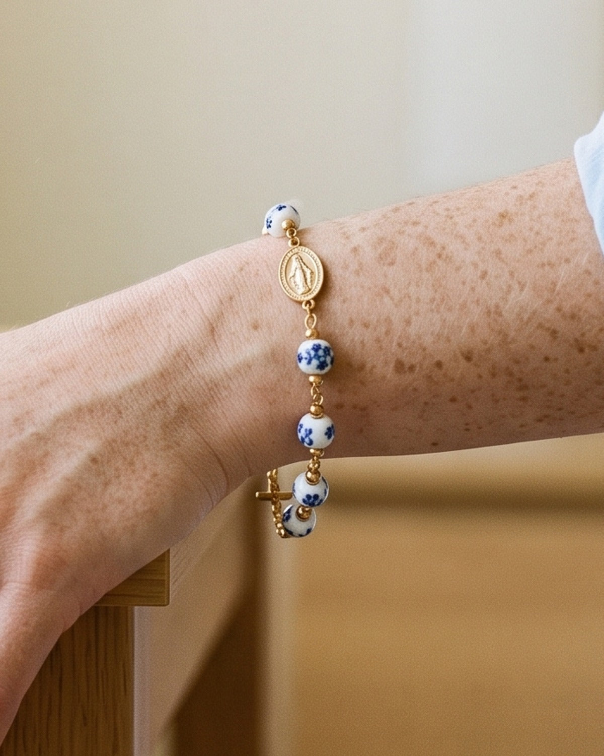 The blue Porcelain Grace worn, close-up, true to size [c:blue]