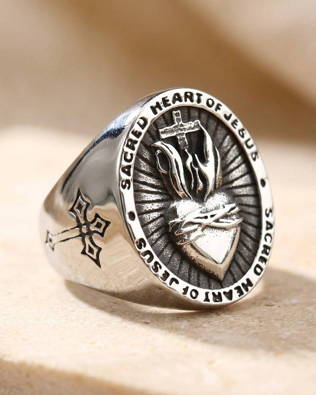 Detail of the silver Sacred Heart Signet [c:sacred-heart-of-jesus-silver]